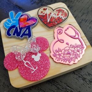 Healthcare workers DiY, crafting badges/plaques,cute designs /reflective/shakers